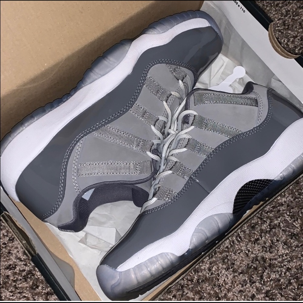 11 Retro Low Cool Grey